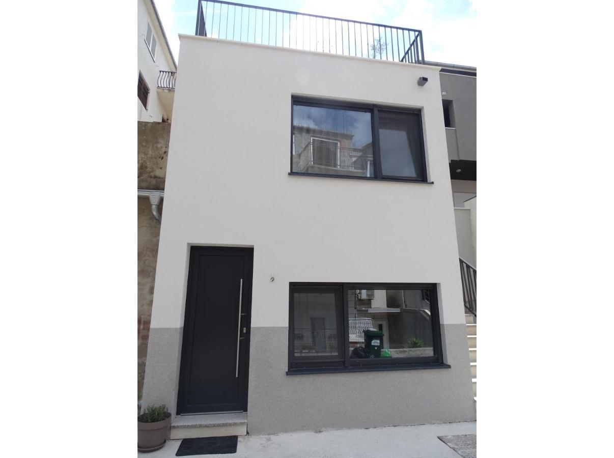 Modernes Kleines Haus Mit Terrasse Villa Split Exterior photo